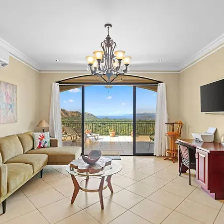 Majestic Oceanview Condo With King Beds